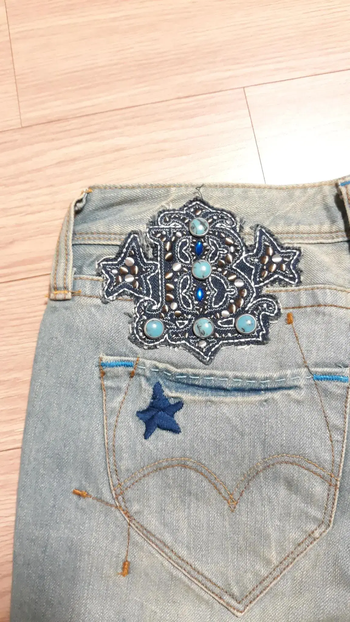 (새상품) 텍달린 청바지 리바이스 LEVIS 데님 데미지 주얼