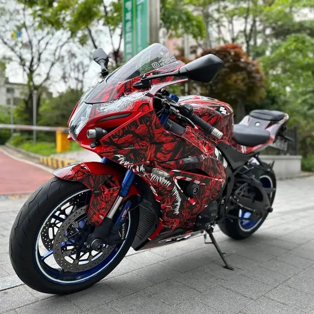 gsx-r1000r 베놈 반반데칼 판매합니다