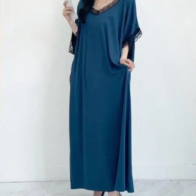 silky lace long onepiece