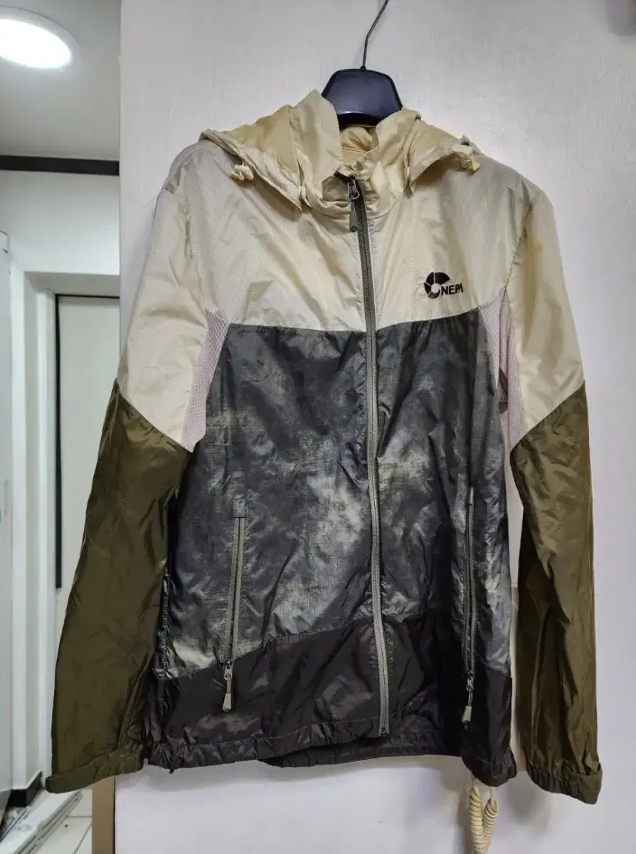 Nepa Lightweight Windbreaker <<100>>