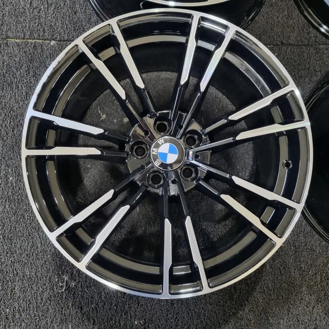 BMW G바디 전용 706M.st 블랙폴리쉬 19인치 신품휠 판매