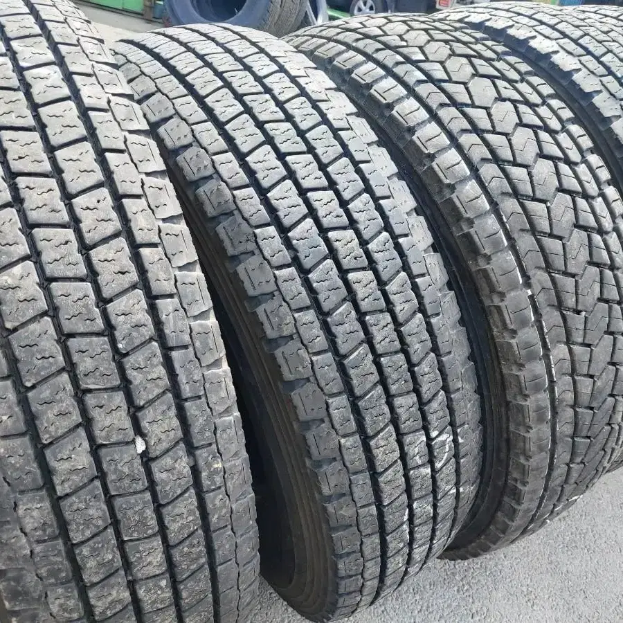 대형카고차량용 트레일러용 315/80R22.5 미쉐린 중고타이어