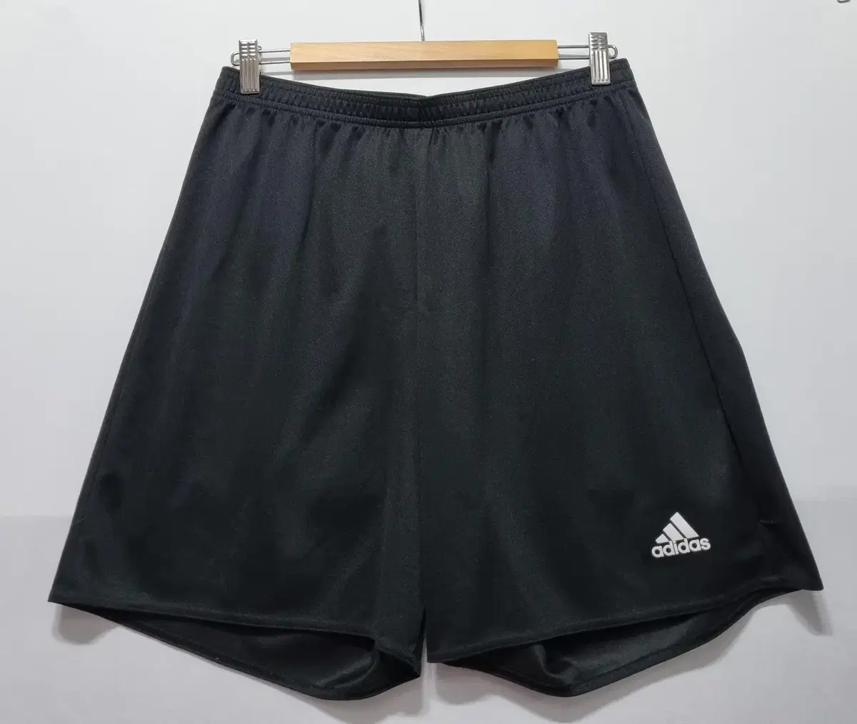 XL (105) Adidas Black Functional Vahn