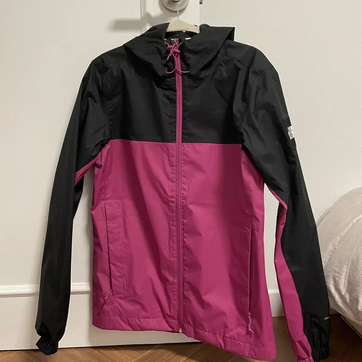 [XS] The North Face Overseas Windbreaker