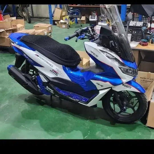 pcx  m스포츠 에디션 올 카울만 판매