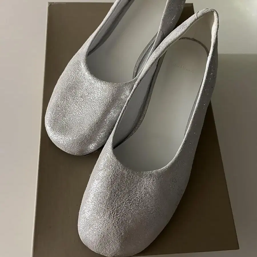 column silver low pumps (225)