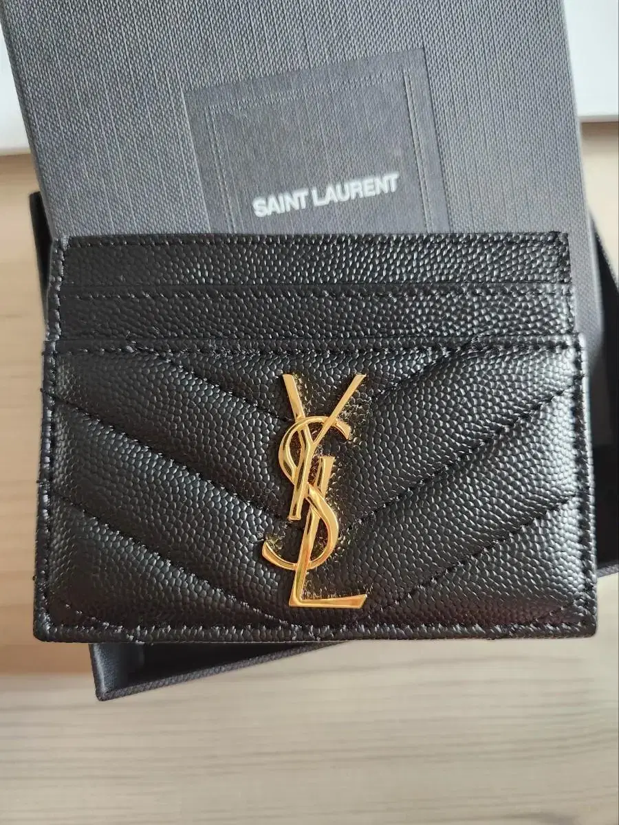 생로랑 YSL 금장 카드지갑 카드홀더 모노그램 마틀라세 미사용 새제품