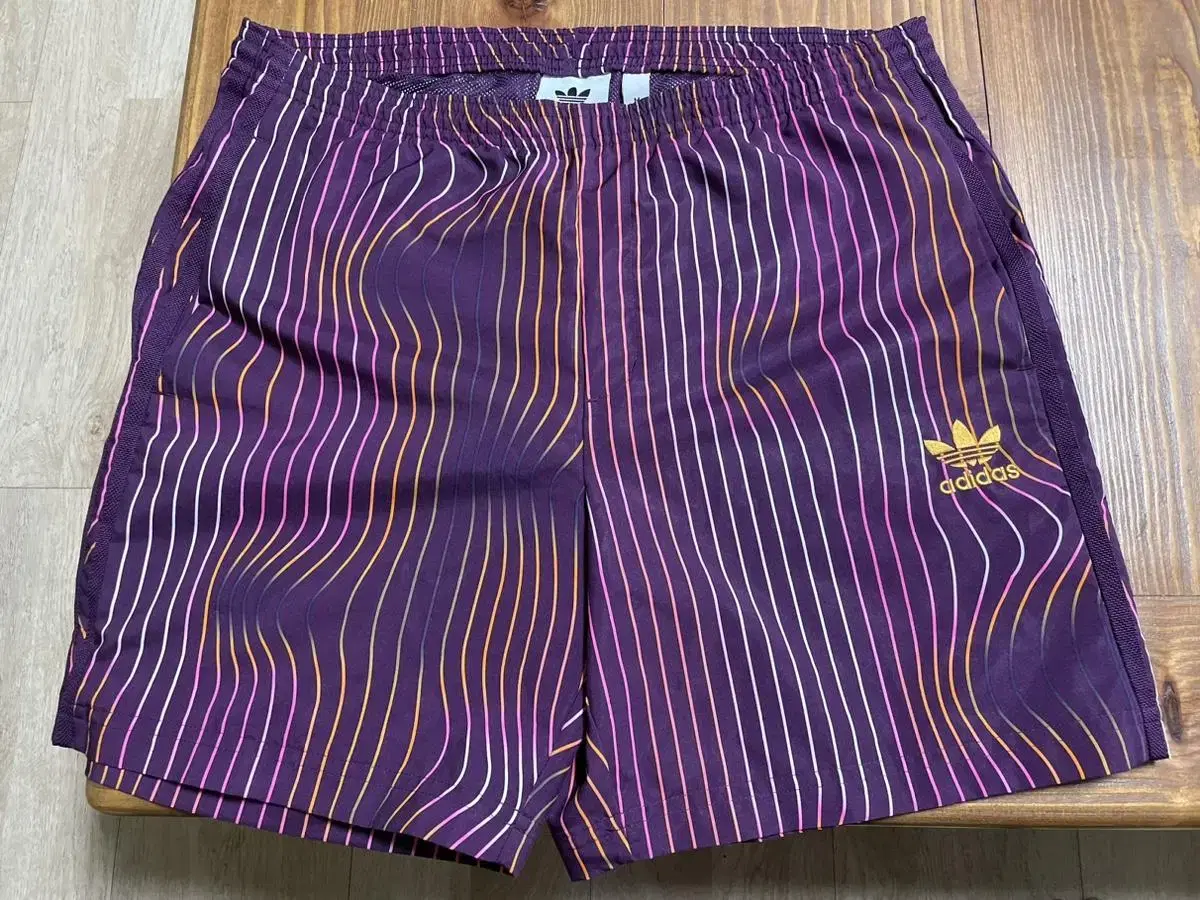 (New) Adidas bora vahn shorts size M for sale