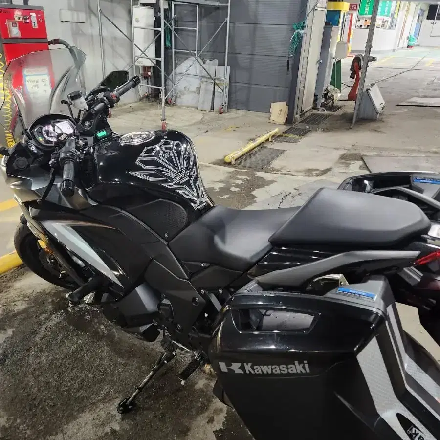 z1000sx 19년식 2.1만키로 판매합니다