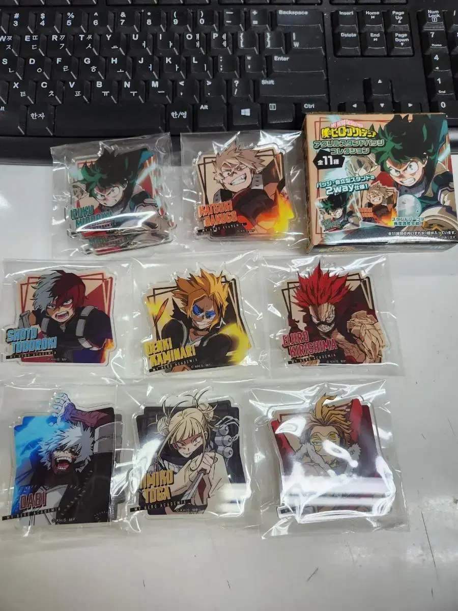 Hiroaka acrylic stand Badge Collection Deku Bakugo Shoto Hawks