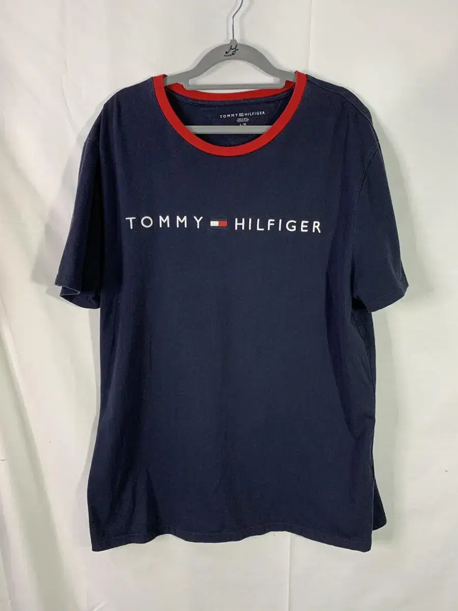 Tommy Hilfiger Round Cotton Tee Short Sleeve T-Shirt Unisex L