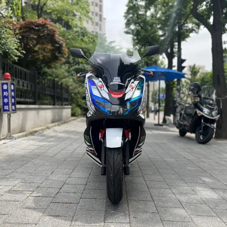 pcx125 화이트샤크 데칼 판매합니다.