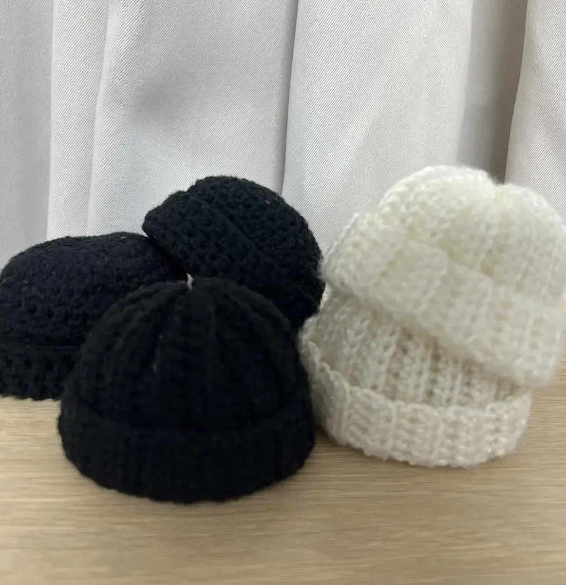 10cm doll Hat wts (flip through the photos for more)