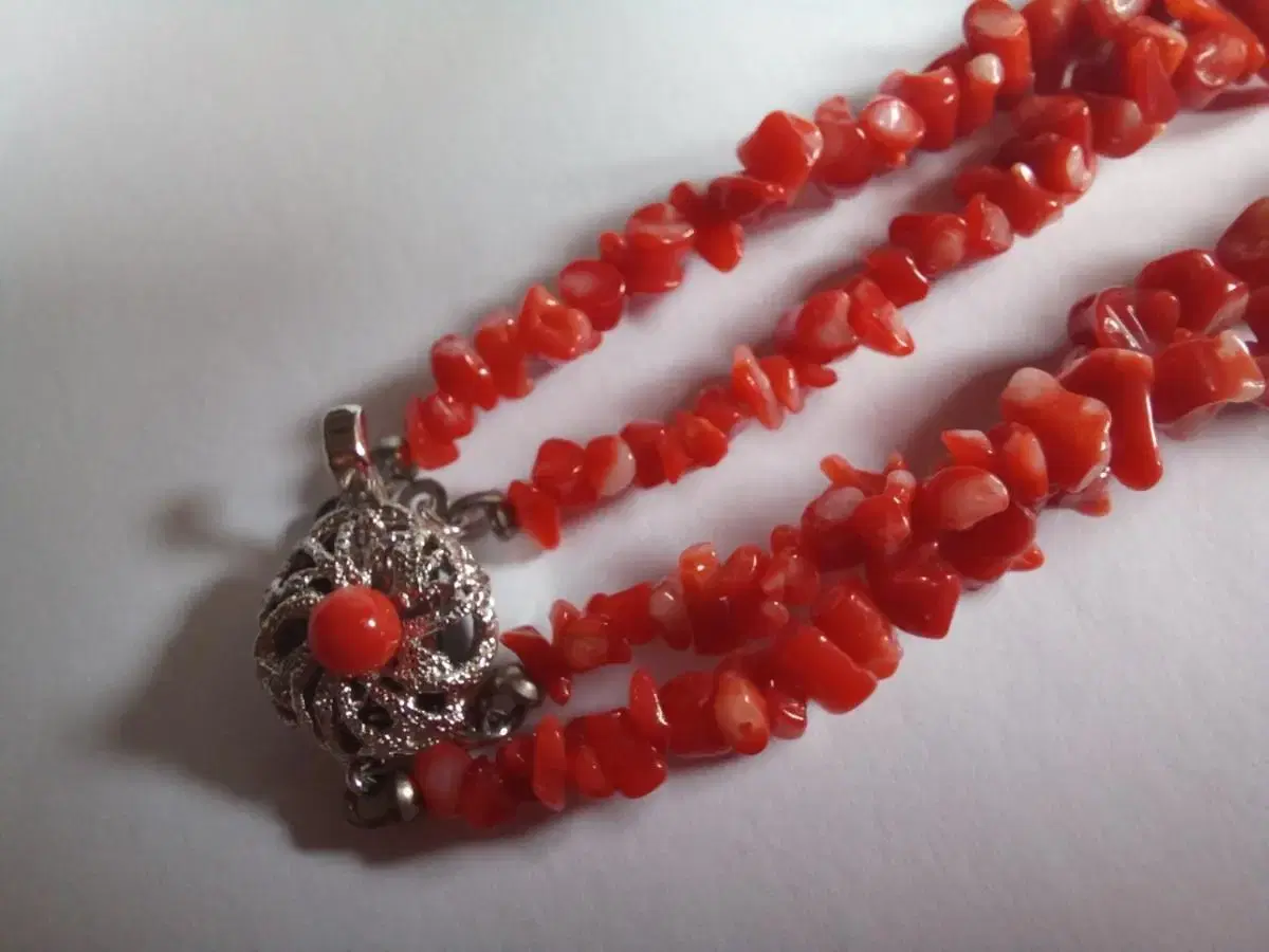 Natural Hong Eggplant Coral Necklace