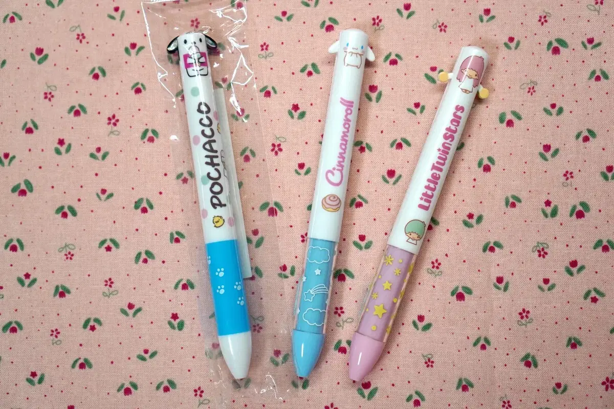 Sanrio 2-color pen