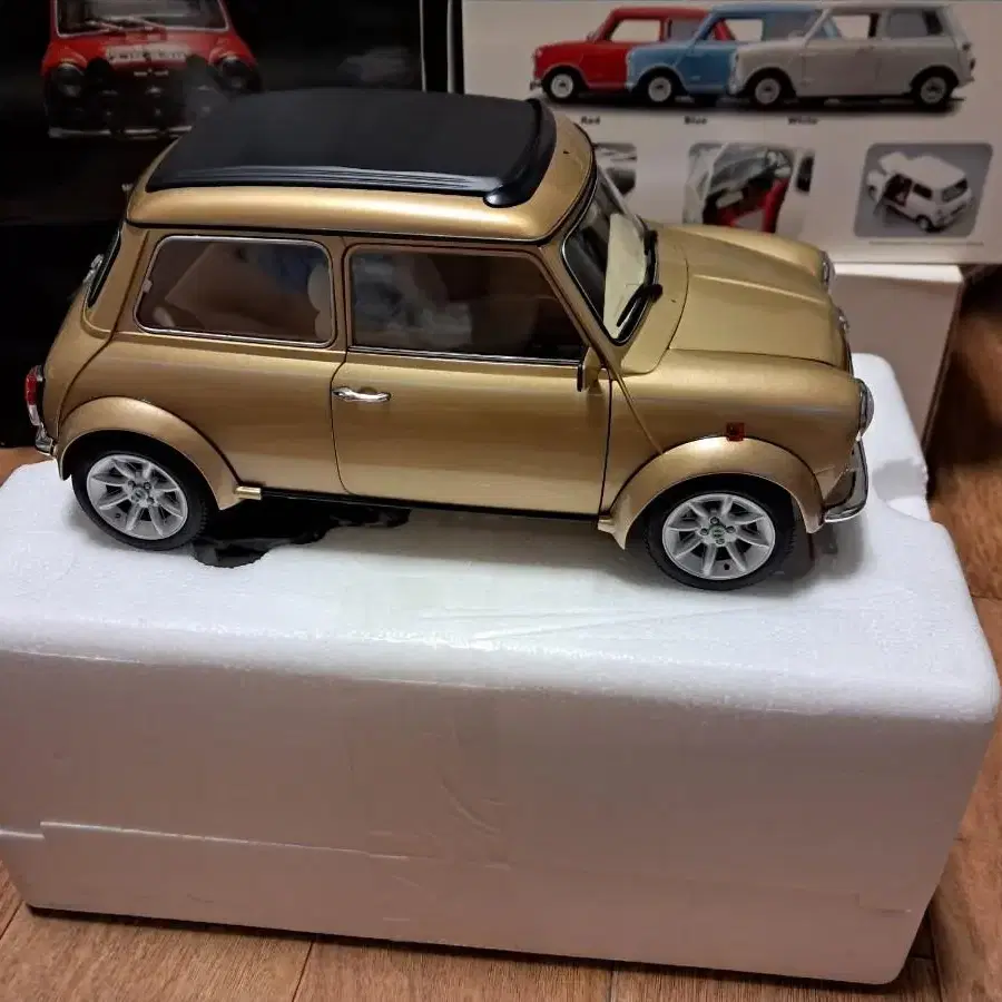 Premium ClassiXXs mini Cooper 1/12