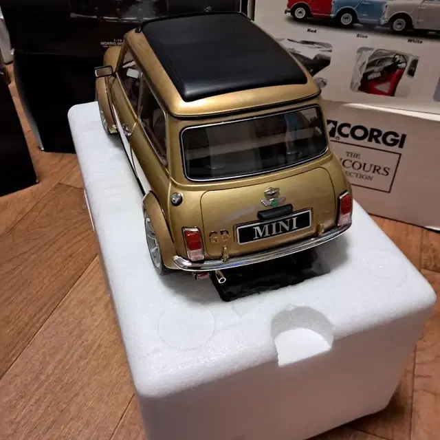 Premium ClassiXXs mini Cooper 1/12