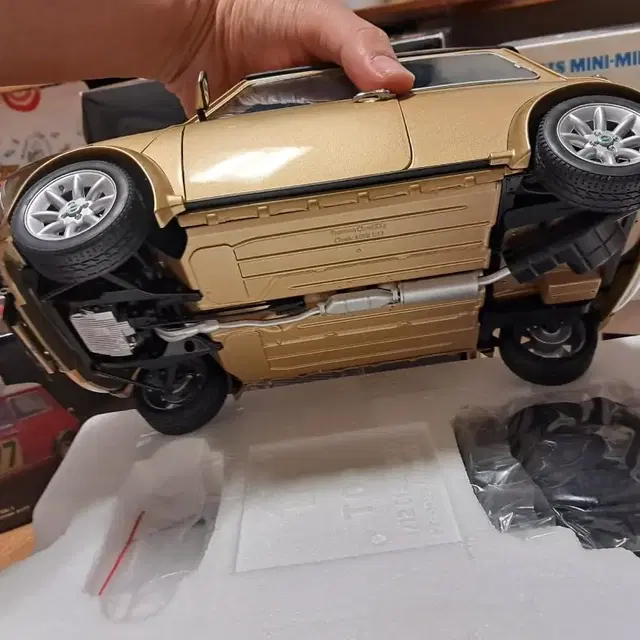 Premium ClassiXXs mini Cooper 1/12