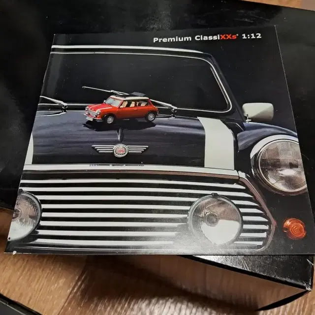 Premium ClassiXXs mini Cooper 1/12