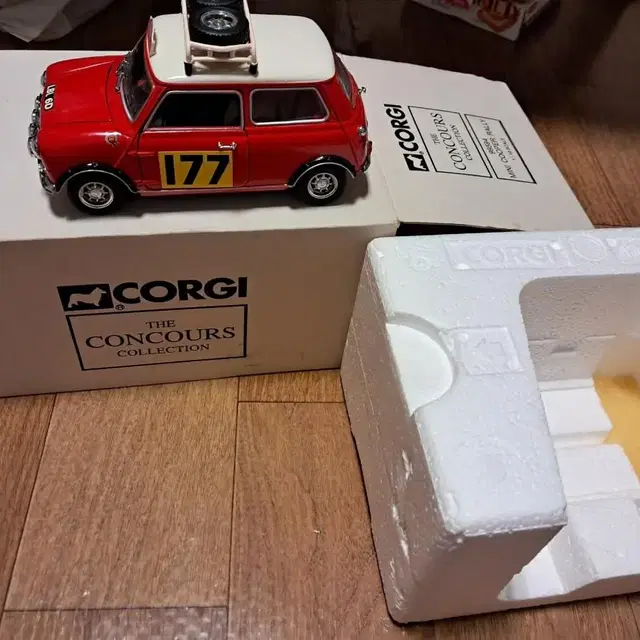 kyosho mini Cooper classic rally 1/18