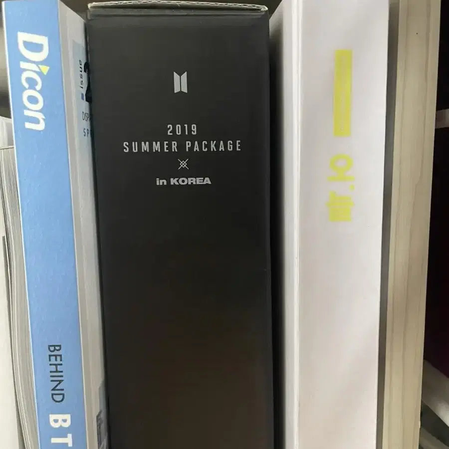 방탄 공식 굿즈 모음(DVD, 시즌그리팅, 썸패 등등) 양도 합니다.