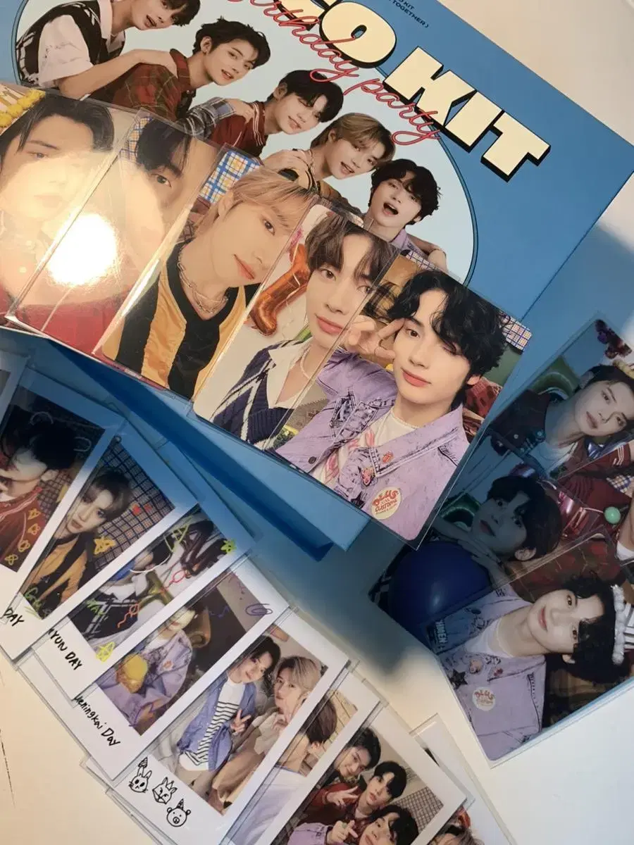 Includes photocard!!Price dropped) txt 2 full deco kits (with perks)