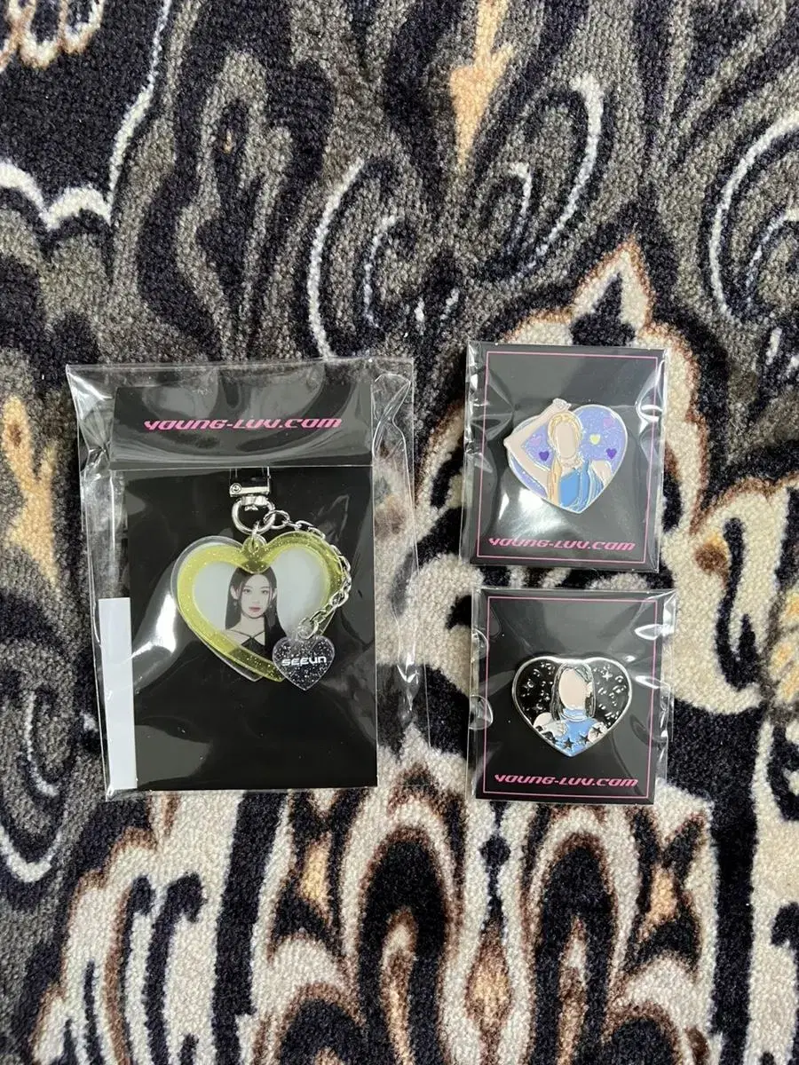 [Official MD] stayc Run to U Badge (Sieun, Jae-yi), Keyring (Seeun)