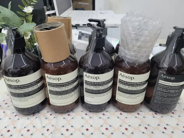 새상품)이솝 아 로즈 바이어나더 네임 바디클렌져 500ml