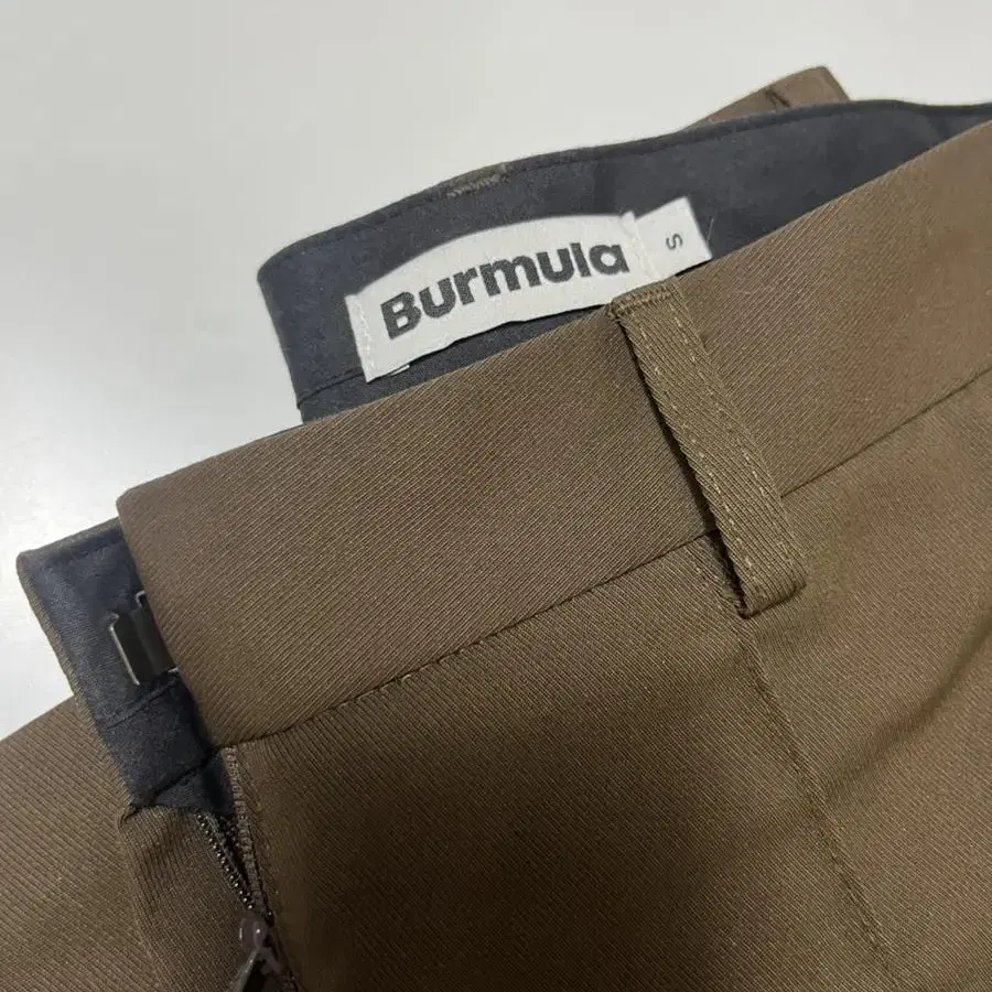 Burmula 핀턱팬츠 브라운