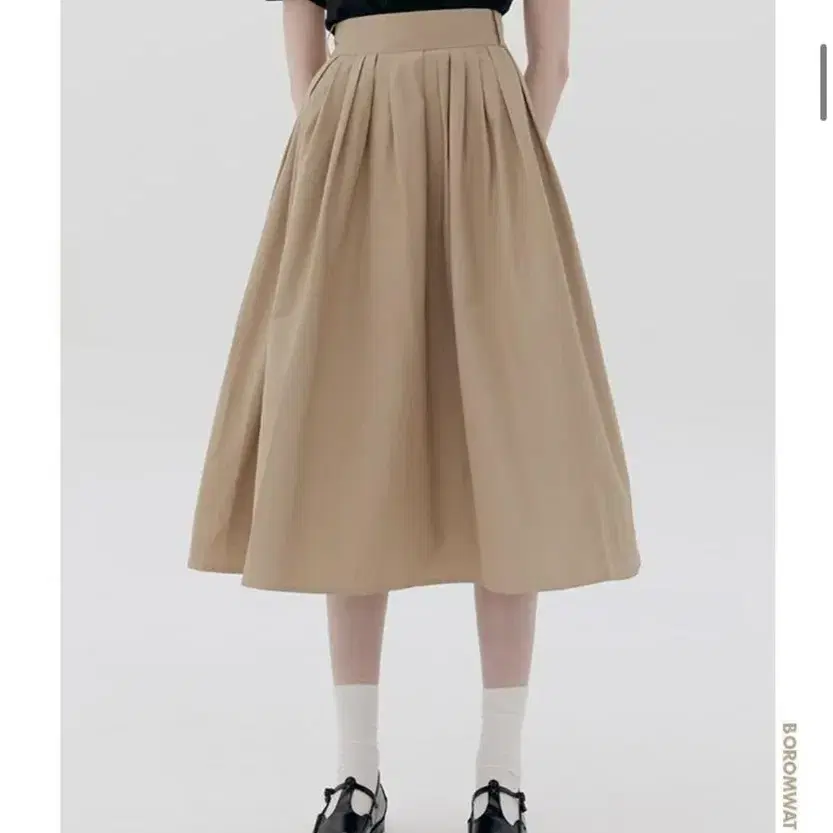 앤유 BOROMWAT Flared skirt (Beige)