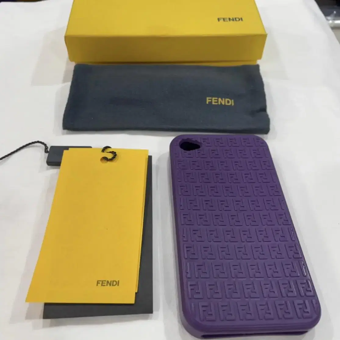 iphone 4 fendi case