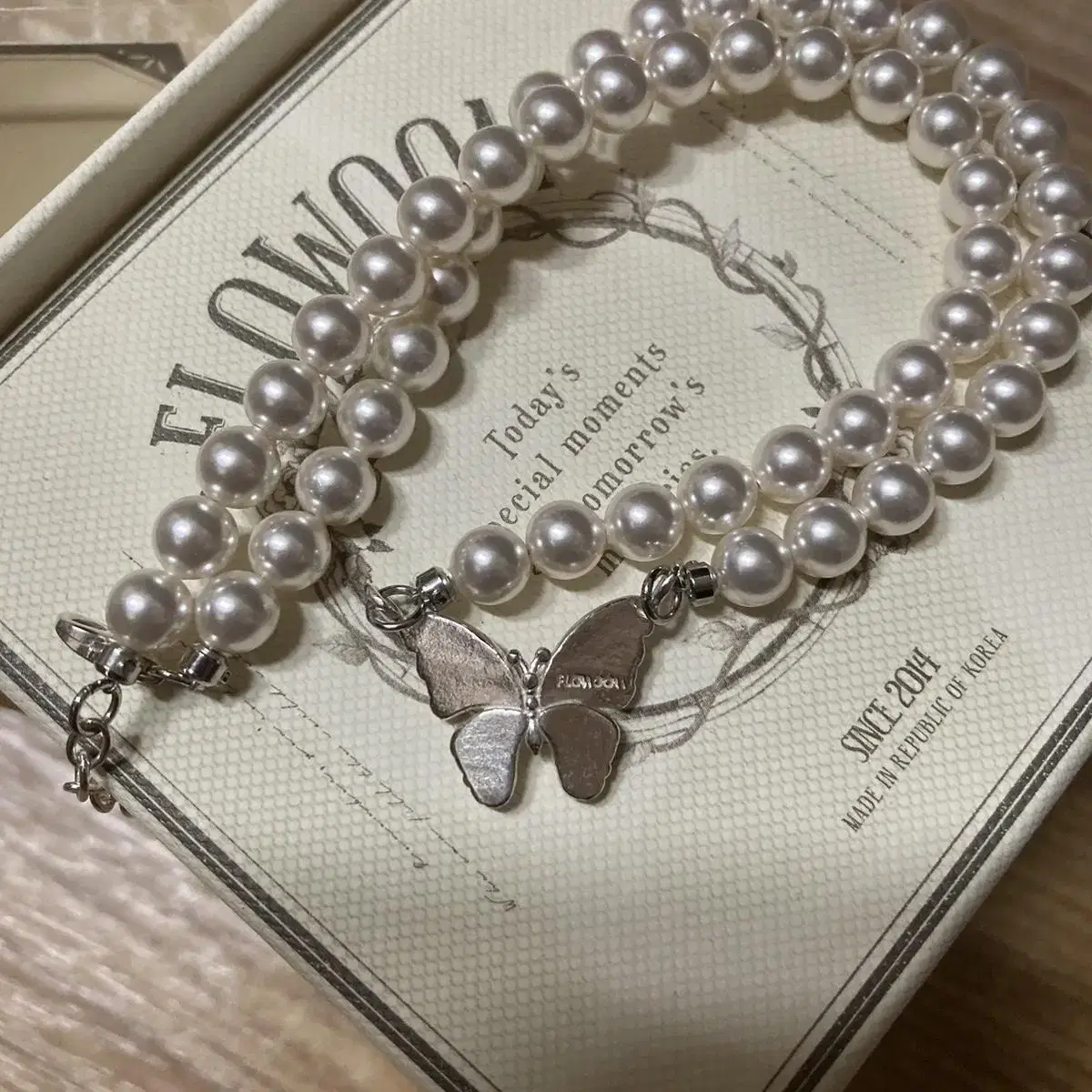 플로움 나비 진주 목걸이 butterfly pearl choker