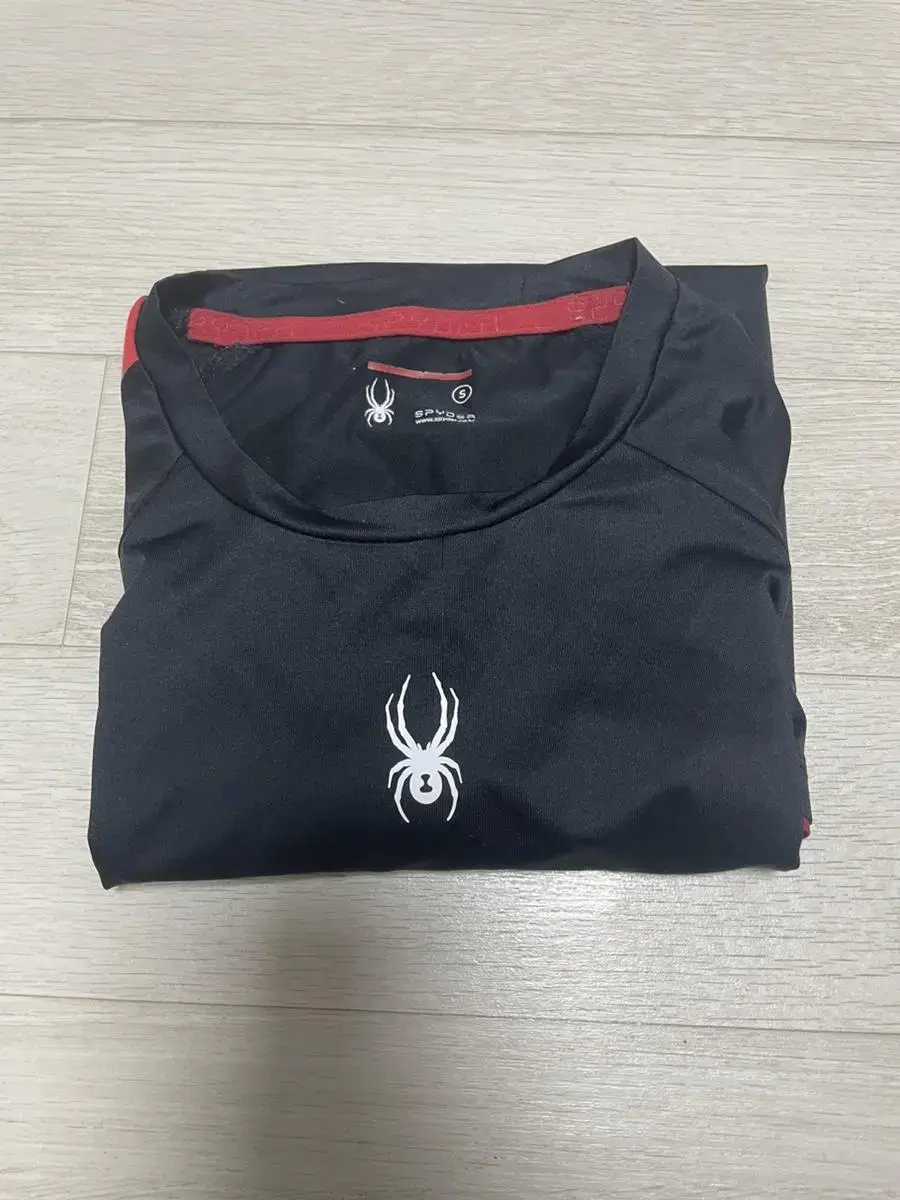 In-store product) Spider Training Short Sleeve S