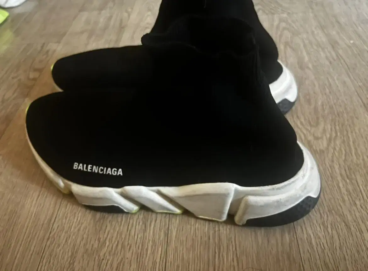 Balenciaga Speedrunner 43 Quick sale