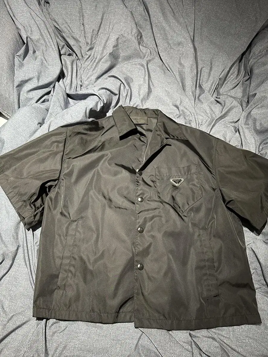 [L] Prada Rina nylon short sleeve shirt