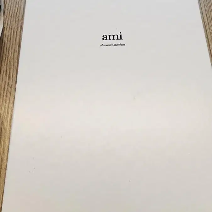 AMI 아미 스웨이드 로우 스니커즈