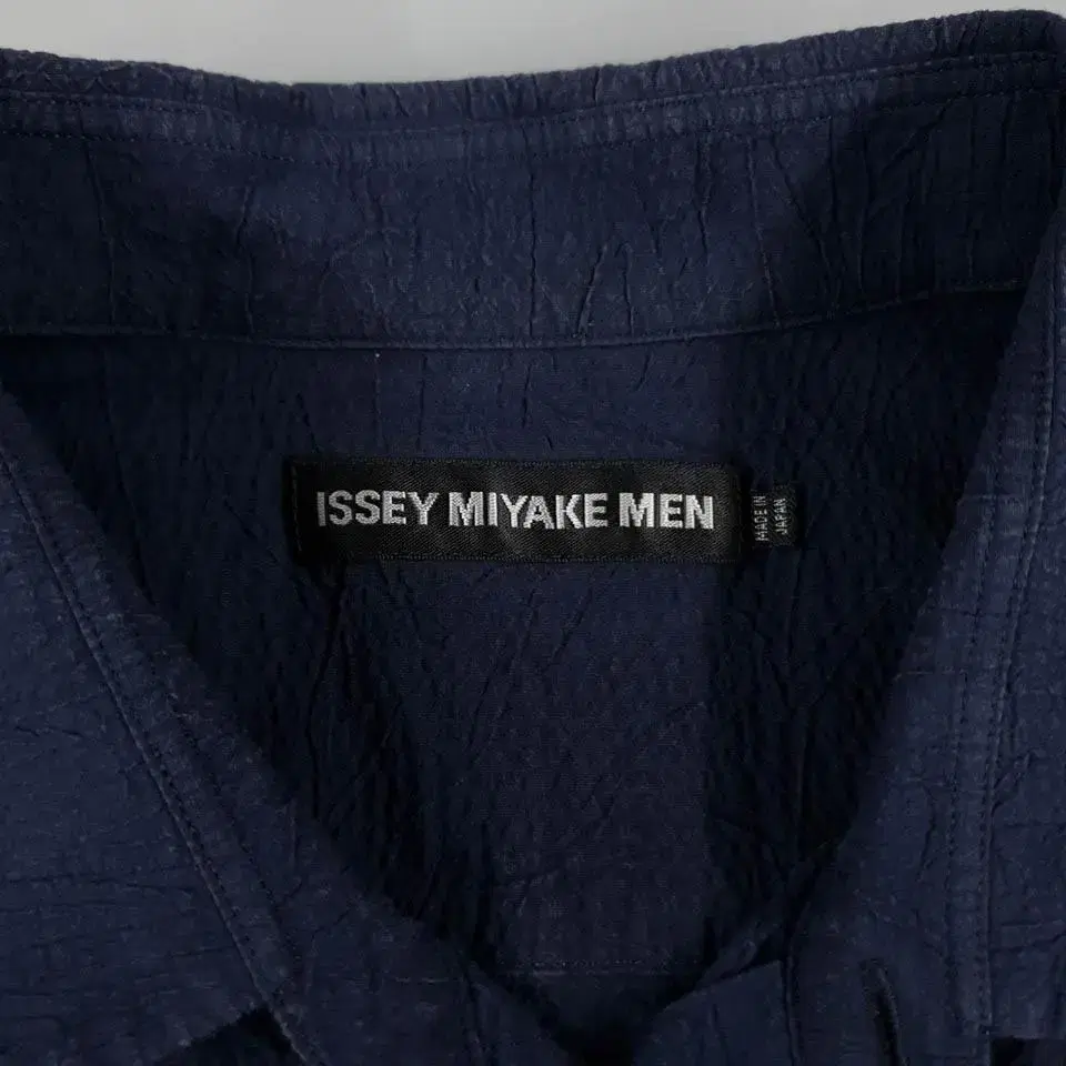 ISSEY MIYAKE MEN 이세이미야케 맨 피그먼트 네이비 플리츠 체