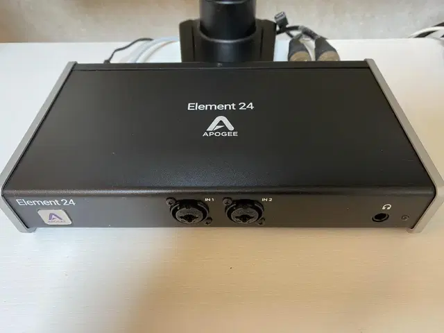 Apogee element 24 + 썬더볼트2 케이블, 허브