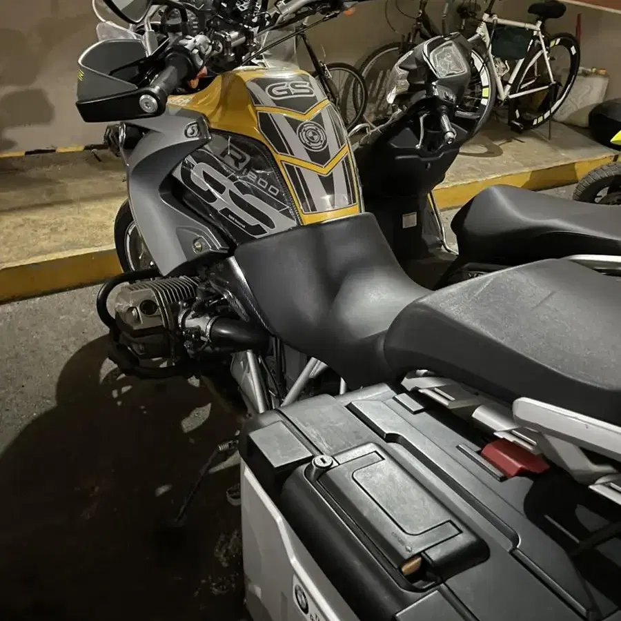 BMW R1200GS 2005년식 (올3월에 올수리)판매합니다.