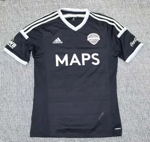 adidas MAPS MOMAENTO Short Sleeve 100