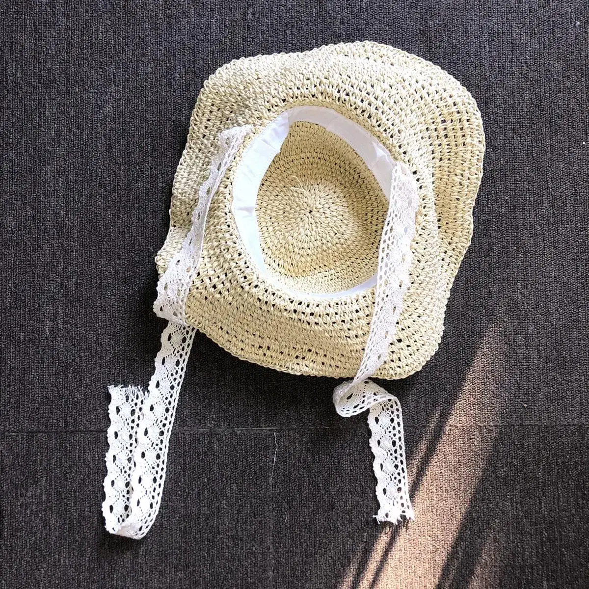 Vintage poplar lace straw hat