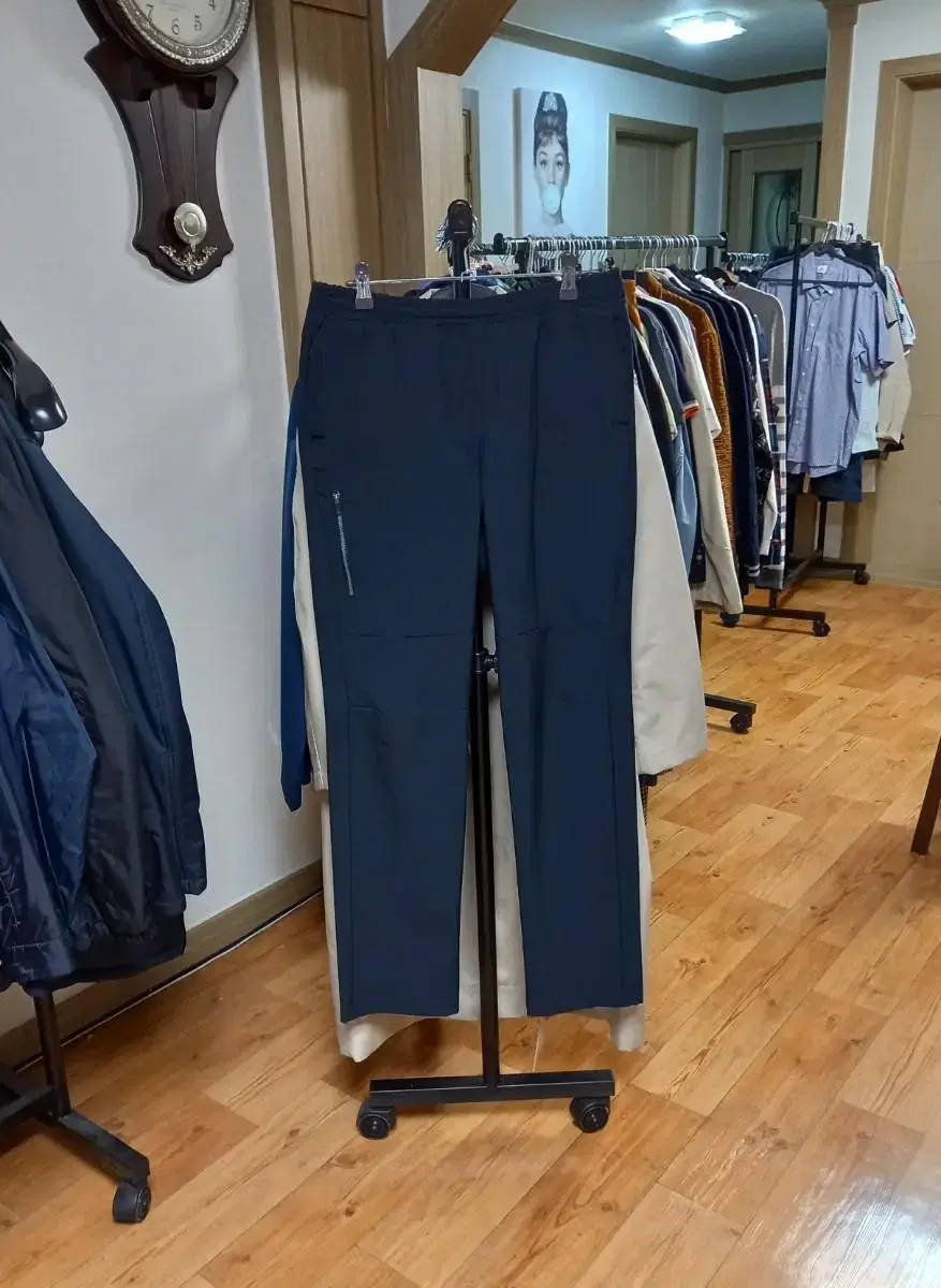 Men's Columbia sweatshirt-like pants (85:33-34)