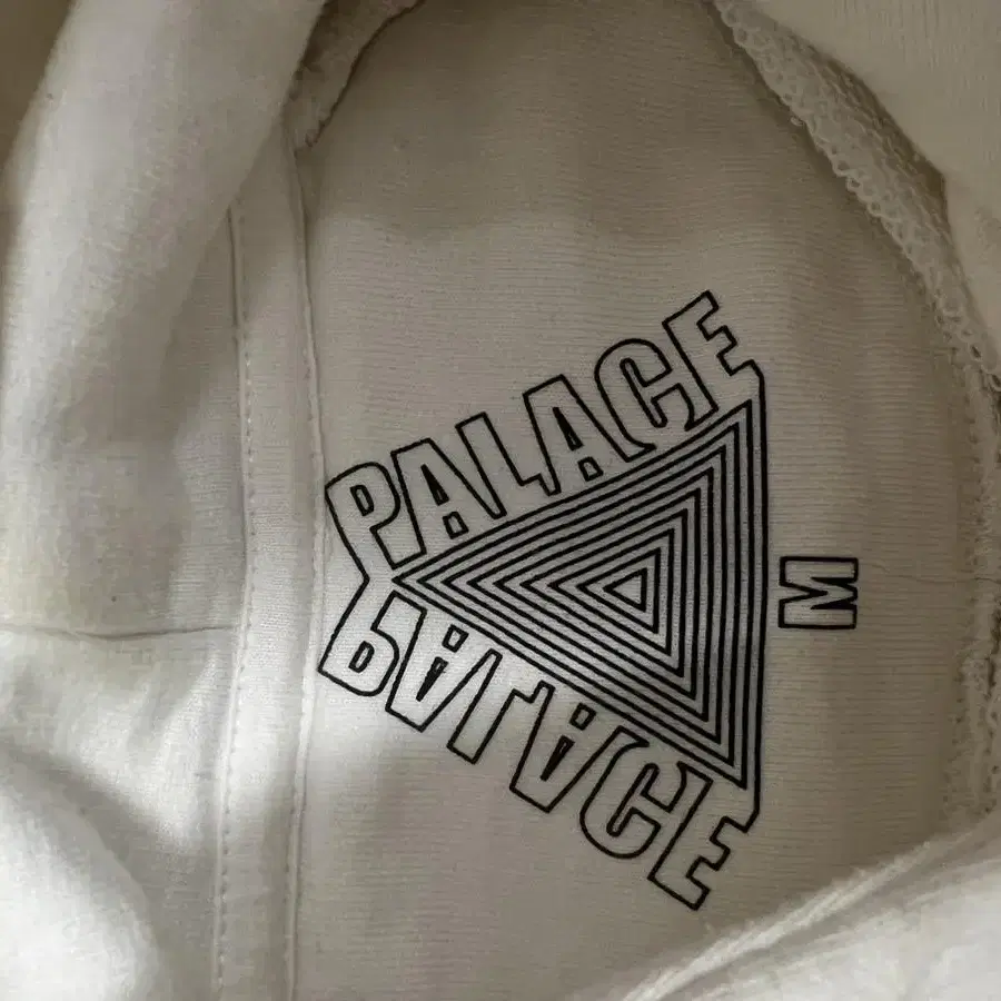 Palace TRI-Smudge hood 팔라스