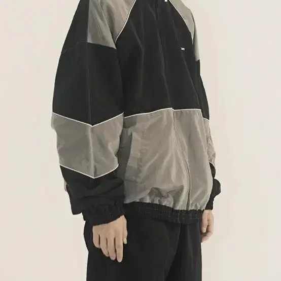 쓰리타임즈 Vintage block windbreaker