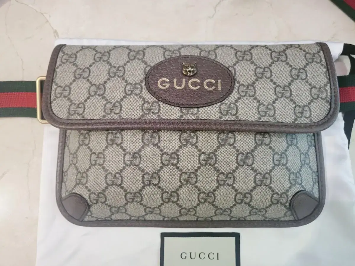 We are selling Gucci belt bags.