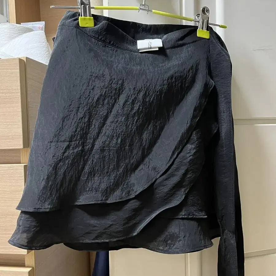 낫유어로즈  Kate wrap skirt