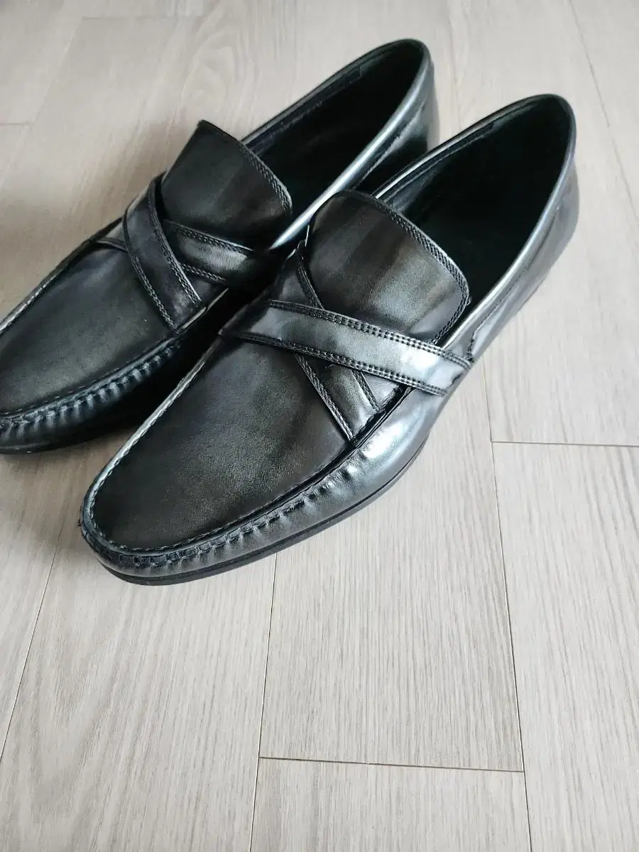 정품 Dior Silver Sprayed Loafer eu41.5