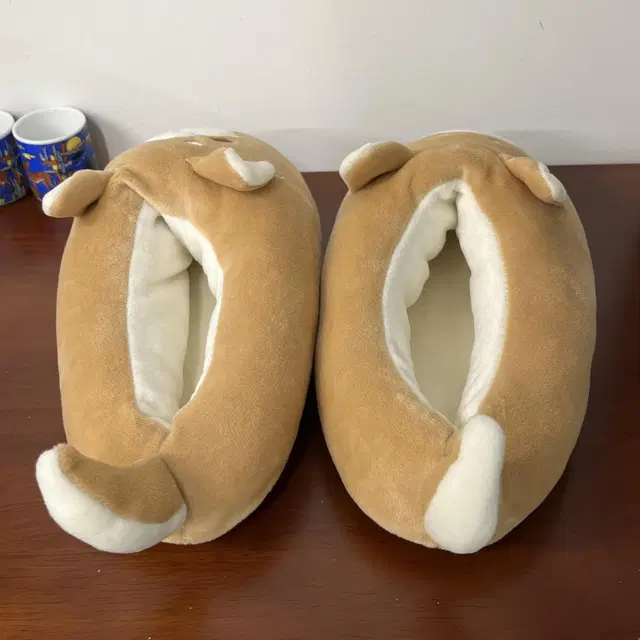 MOCHI SHIBA indoor slippers