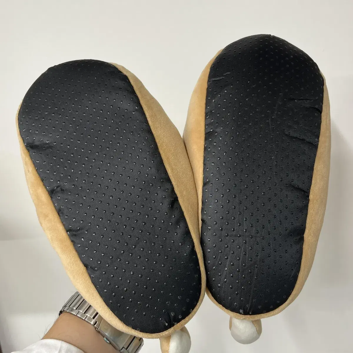 MOCHI SHIBA indoor slippers