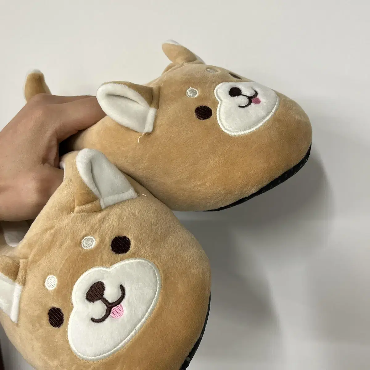 MOCHI SHIBA indoor slippers